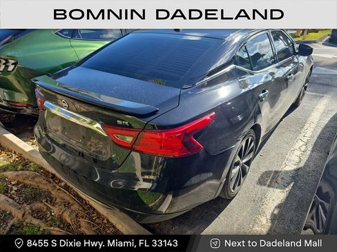 Used 2017 Nissan Maxima SR w/ Midnight Edition image 4