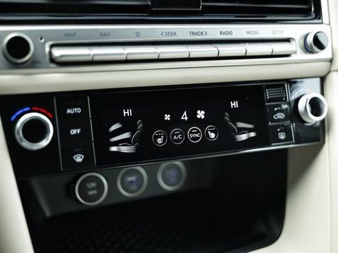 Certified 2026 Genesis G70 2.5T image 37