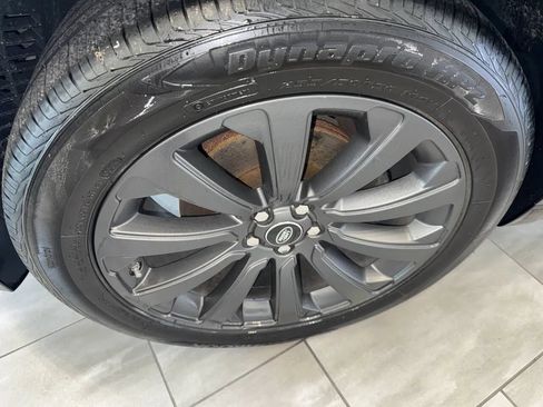 Used 2019 Land Rover Range Rover Velar R-Dynamic SE AWD/4WD image 11