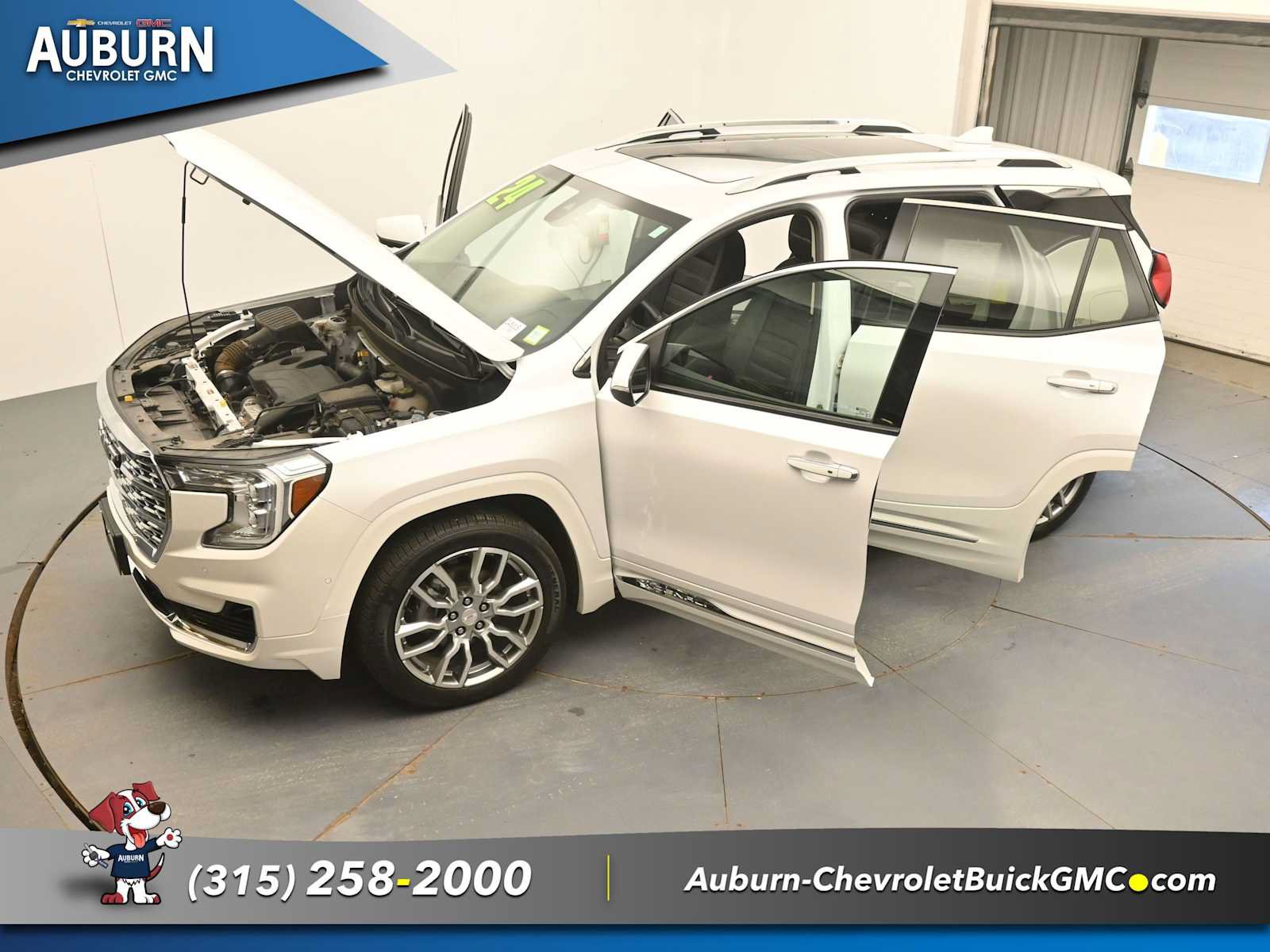 Used 2024 GMC Terrain Denali w/ Denali Premium Package AWD/4WD image 38