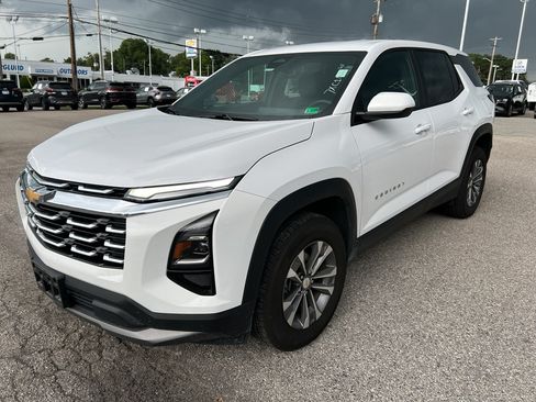 Used 2026 Chevrolet Equinox LT w/ Convenience Package II AWD/4WD image 1