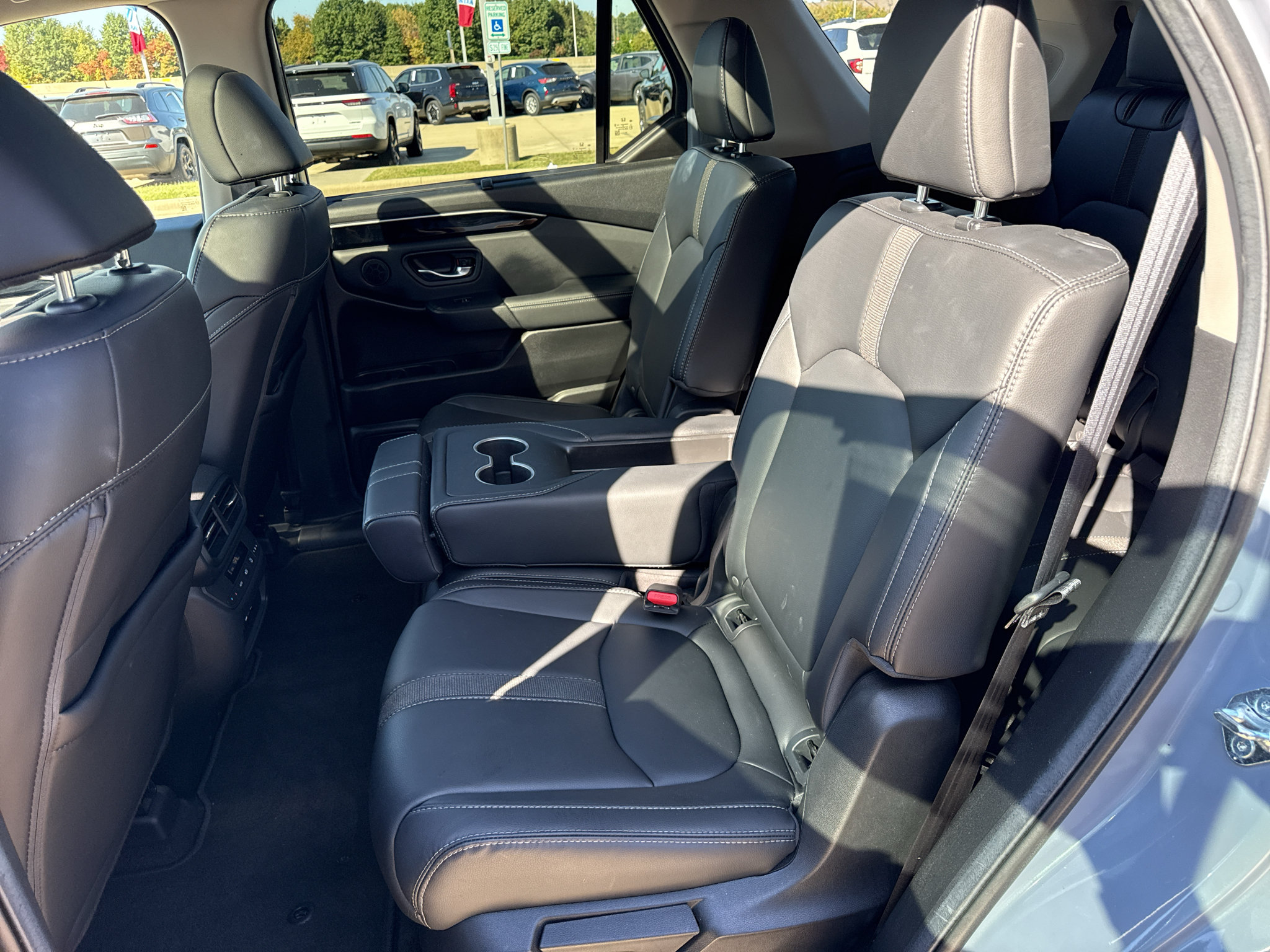 Used 2025 Honda Pilot Touring image 16