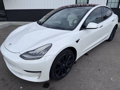 Used 2020 Tesla Model 3 Standard Range Plus RWD image 9