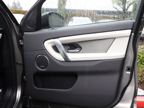 Certified 2025 Land Rover Discovery Sport Dynamic SE AWD/4WD image 7