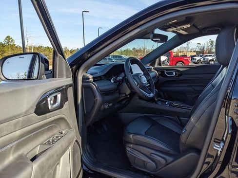 New 2026 Jeep Compass Latitude image 32