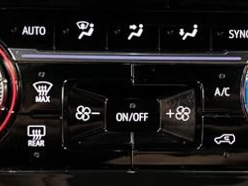 Used 2023 GMC Sierra 1500 Denali Ultimate AWD/4WD image 37