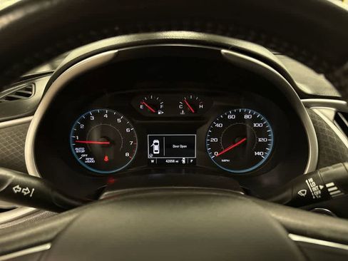Used 2021 Chevrolet Malibu RS FWD image 32