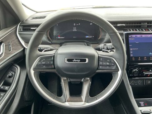 Used 2024 Jeep Grand Cherokee L Limited AWD/4WD image 18