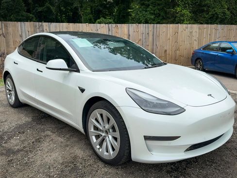 Used 2022 Tesla Model 3 Long Range AWD/4WD image 16