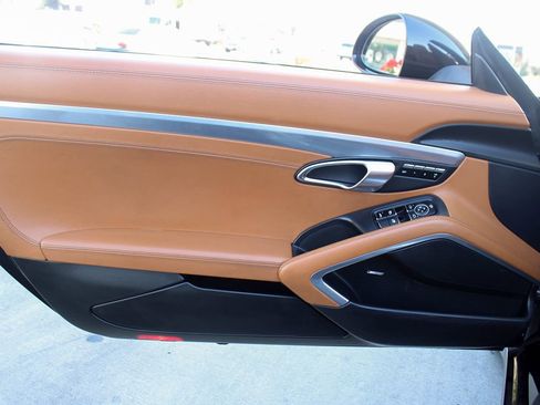 Used 2013 Porsche 911 Carrera S image 41