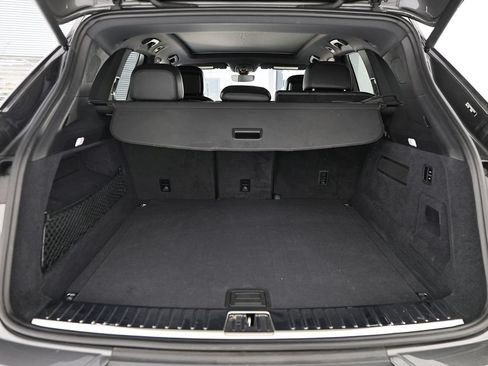 Used 2024 Porsche Cayenne AWD/4WD image 31