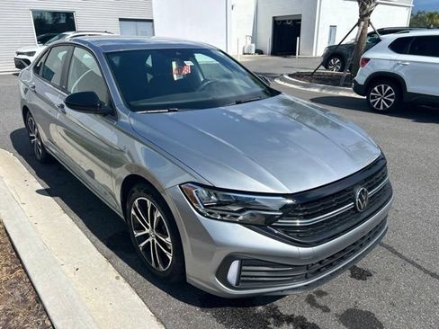 Used 2023 Volkswagen Jetta Sport FWD image 3