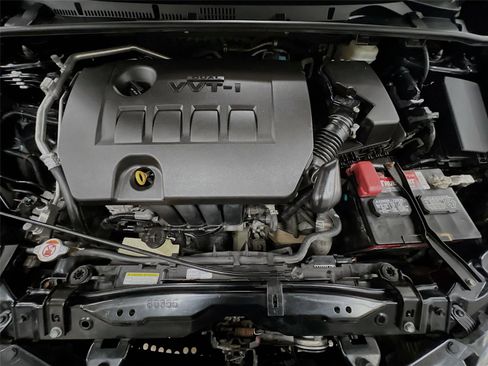 Used 2017 Toyota Corolla LE image 30