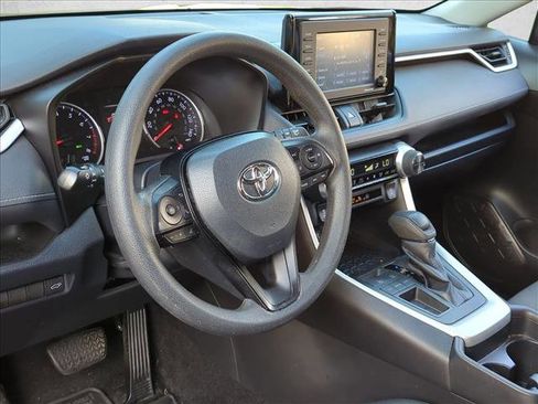 Used 2020 Toyota RAV4 XLE w/ Convenience Package FWD image 9