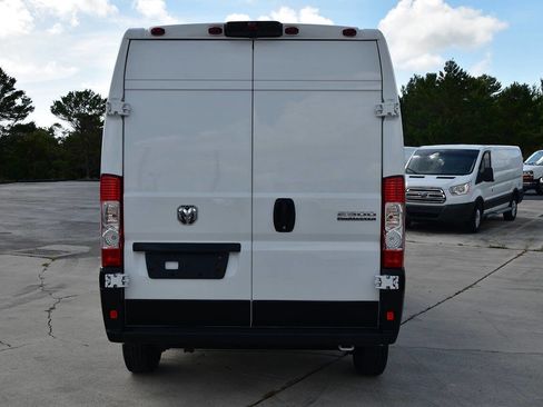 Used 2023 RAM ProMaster 2500 w/ Driver Convenience Group FWD image 6