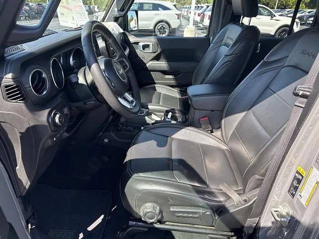 Used 2023 Jeep Wrangler Unlimited Sahara AWD/4WD image 9