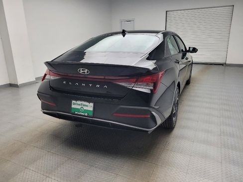 Used 2025 Hyundai Elantra Sport FWD image 7