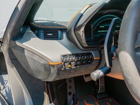 Used 2019 Lamborghini Aventador SVJ AWD/4WD image 64