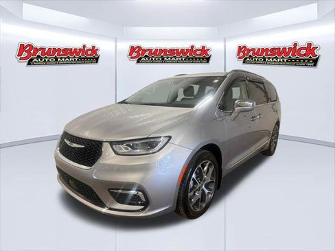 Certified 2021 Chrysler Pacifica Limited AWD/4WD image 1