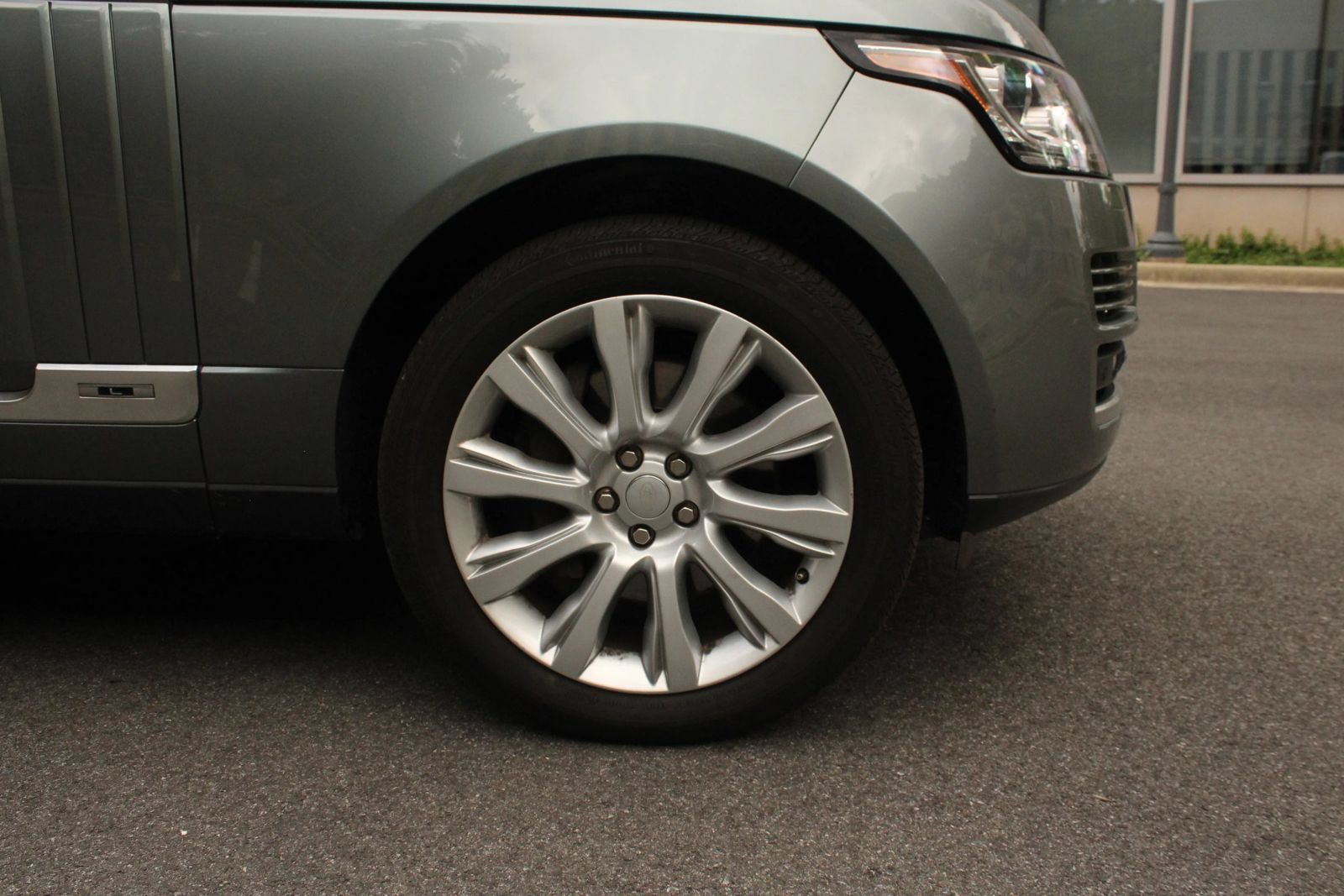 Used 2015 Land Rover Range Rover Long Wheelbase Supercharged AWD/4WD image 4