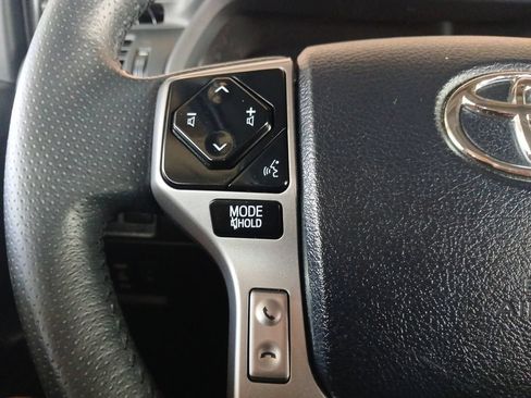Used 2022 Toyota 4Runner SR5 Premium w/ Moonroof Package AWD/4WD image 29