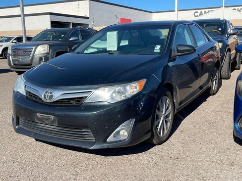 Used 2014 Toyota Camry XLE image 3