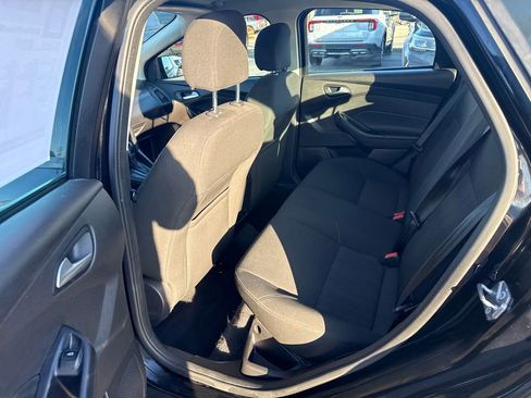 Used 2016 Ford Focus SE w/ SE Power Seat Package image 13