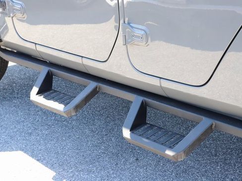 Used 2021 Jeep Gladiator Sport image 7