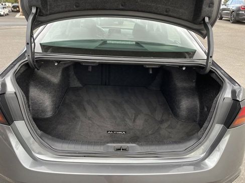 Used 2024 Nissan Altima 2.5 SV image 31