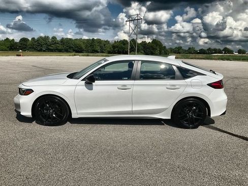 Certified 2025 Honda Civic Sport image 17