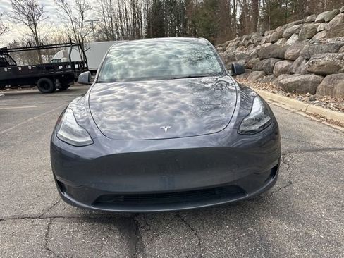 Used 2023 Tesla Model Y Long Range image 8