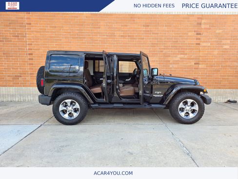 Used 2017 Jeep Wrangler Unlimited Sahara w/ Dual Top Group AWD/4WD image 2