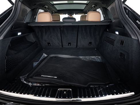 Certified 2025 Porsche Cayenne GTS image 26