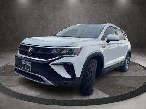 New 2024 Volkswagen Taos SE image 7