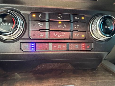 Used 2017 Ford F150 Platinum w/ Technology Package image 27