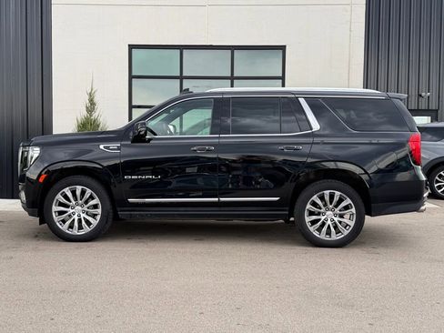 Used 2023 GMC Yukon Denali image 2