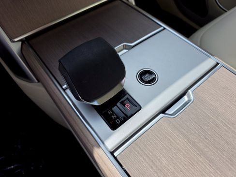 New 2026 Land Rover Range Rover Autobiography AWD/4WD image 18