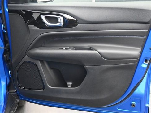 Used 2026 Jeep Compass Latitude image 15