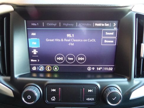 Used 2024 GMC Terrain SLE w/ Driver Convenience Package image 28