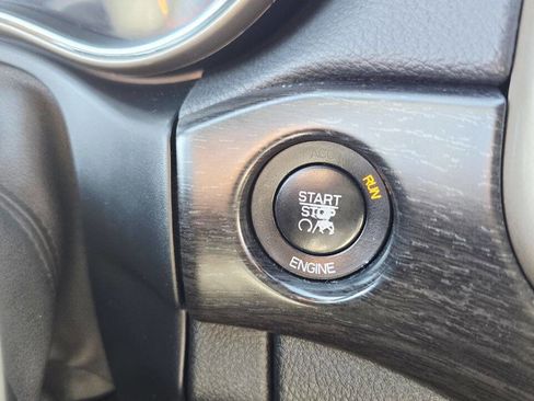 Used 2015 Jeep Grand Cherokee Laredo image 22