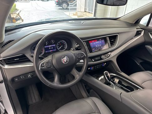 Used 2020 Buick Enclave Essence AWD/4WD image 17
