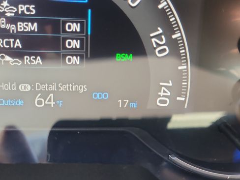 Used 2025 Toyota RAV4 XLE image 32