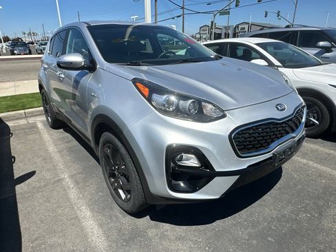 Used 2022 Kia Sportage LX w/ LX AWD Value Edition Package image 2