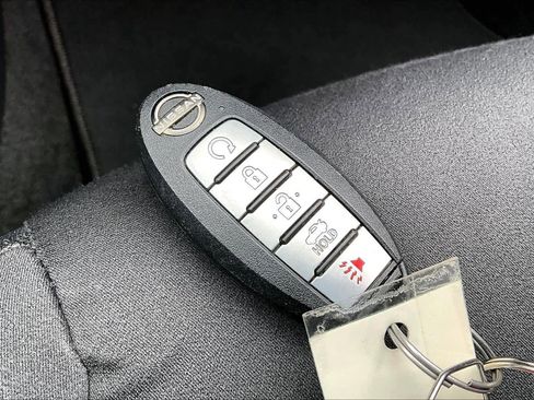 Used 2025 Nissan Altima 2.5 SV FWD image 15
