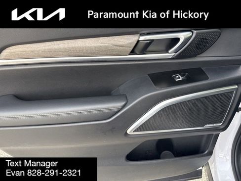 Used 2022 Kia Telluride SX w/ Nightfall Edition Package AWD/4WD image 16