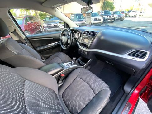 Used 2017 Dodge Journey SE image 36