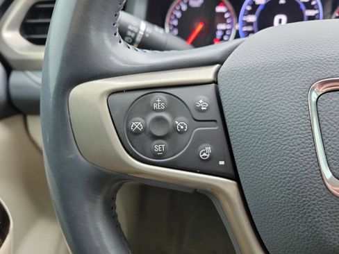 Used 2021 GMC Acadia Denali w/ Denali Technology Package image 5