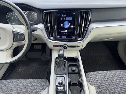 Used 2021 Volvo S60 T5 Momentum w/ Protection Package Premier image 13