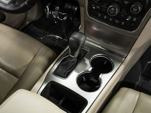 Used 2018 Jeep Grand Cherokee Limited image 27