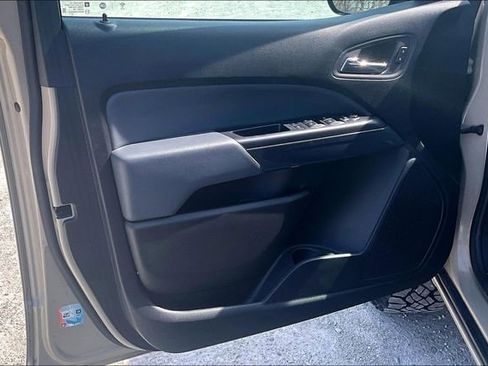 Used 2022 Chevrolet Colorado Z71 AWD/4WD image 23